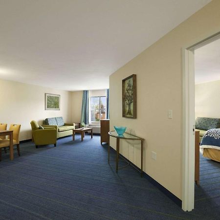 Days Inn & Suites By Wyndham Altoona Exterior foto