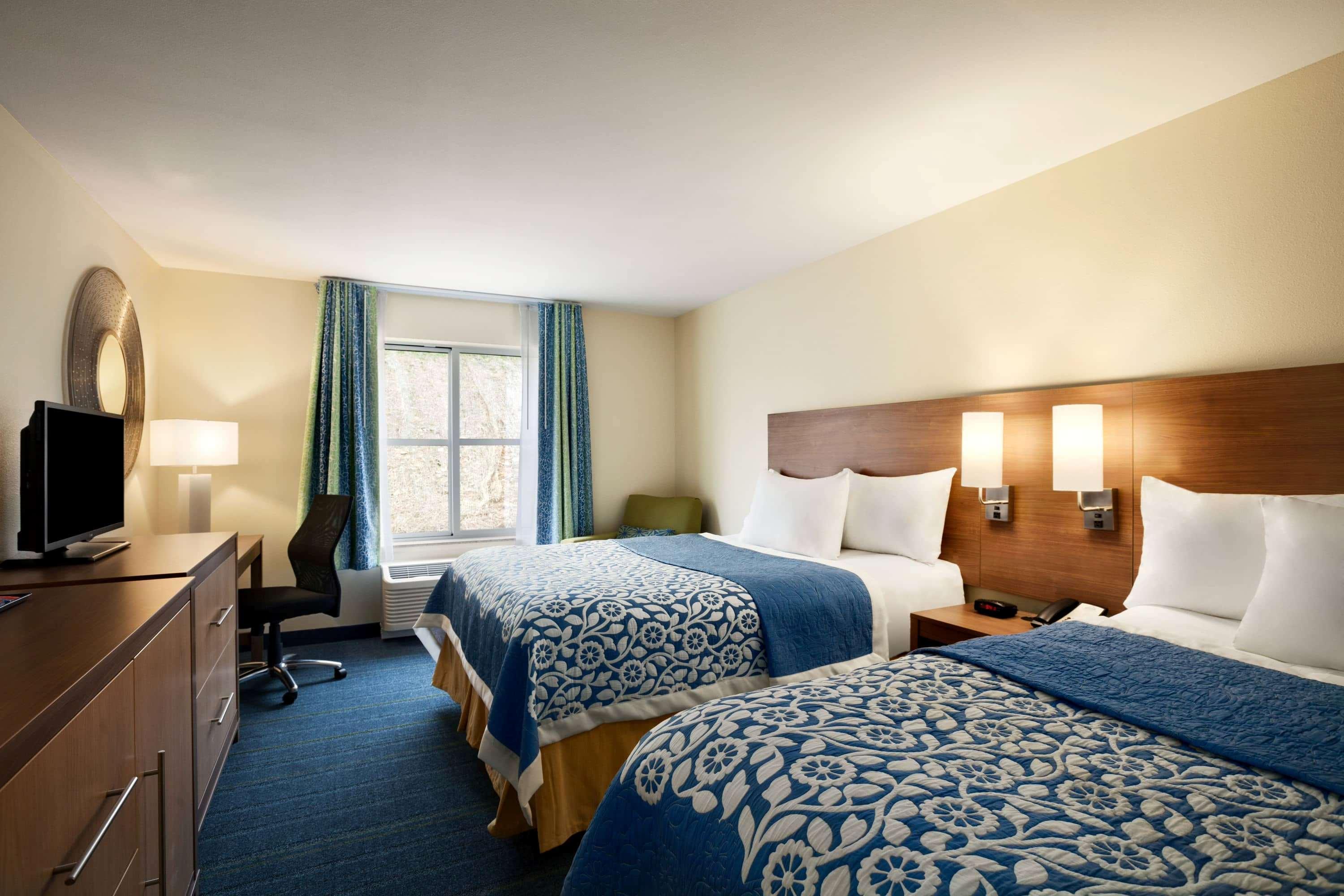 Days Inn & Suites By Wyndham Altoona Exterior foto