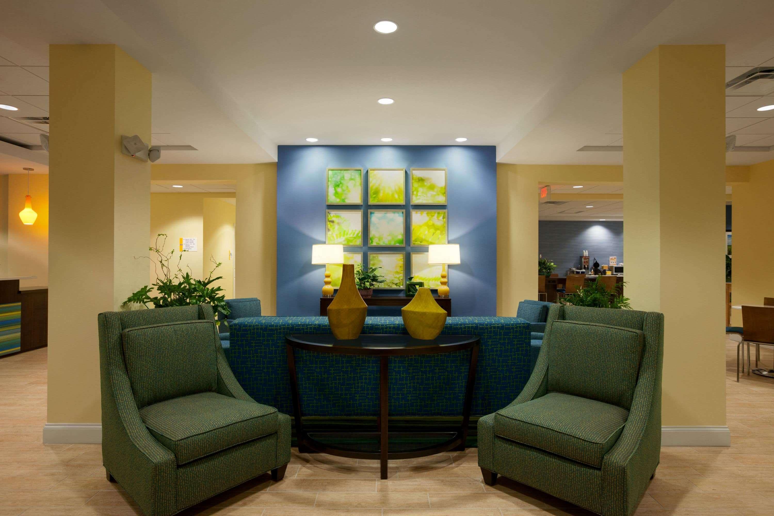 Days Inn & Suites By Wyndham Altoona Exterior foto