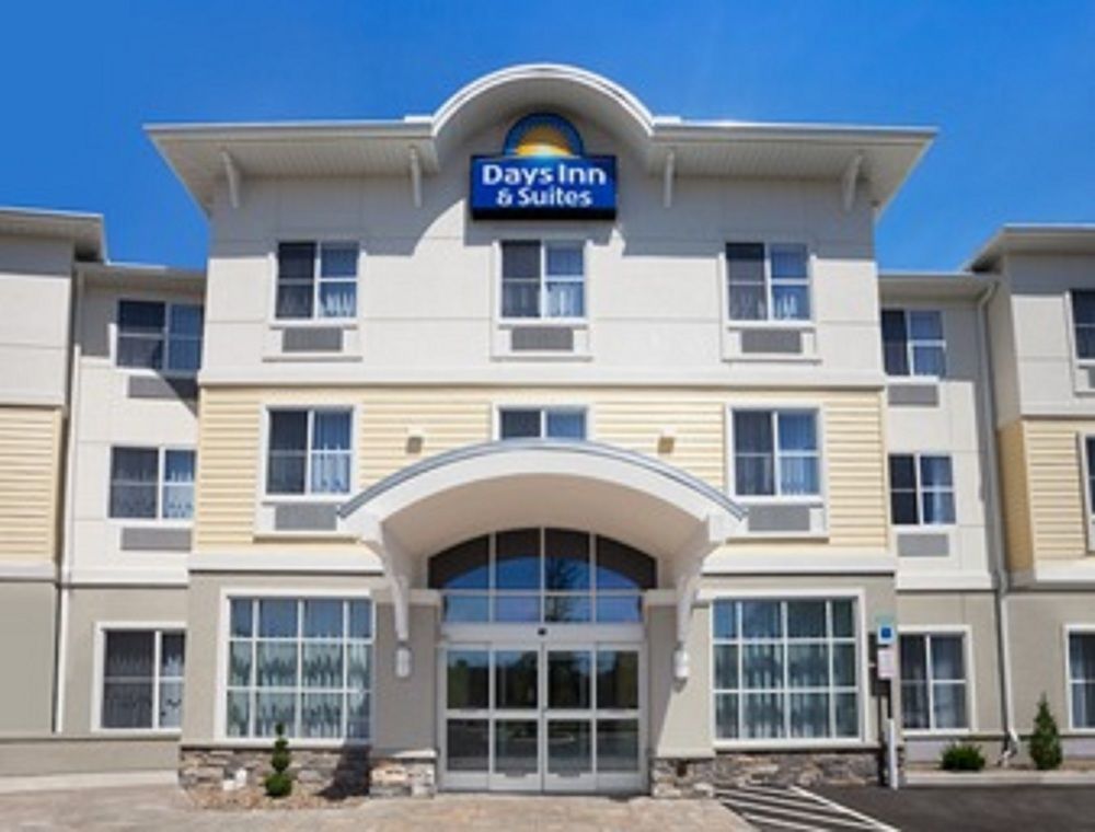 Days Inn & Suites By Wyndham Altoona Exterior foto